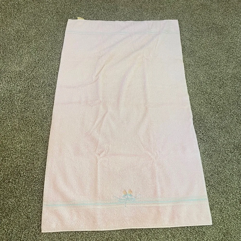 Two Elizabeth Gray JCPenney Vintage Pink Bath Towel Set Floral Embroidered USA - Picture 3 of 7